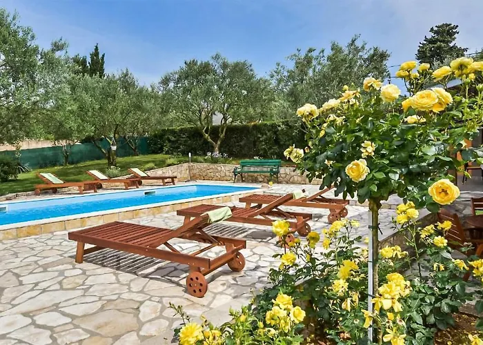 בית נופש Nice Home In Sveti Filip I Jakov סבטי פיליפ אי ג'קוב