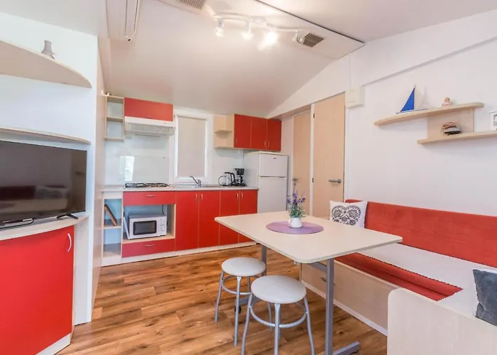 Nice Home In Sveti Filip I Jakov סבטי פיליפ אי ג'קוב