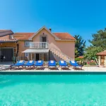 Nice Home In Sveti Filip I Jakov Nyaraló Sveti Filip i Jakov