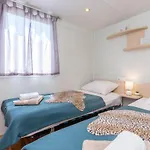 Awesome Home In Sveti Filip I Jakov With Wifi בית נופש
