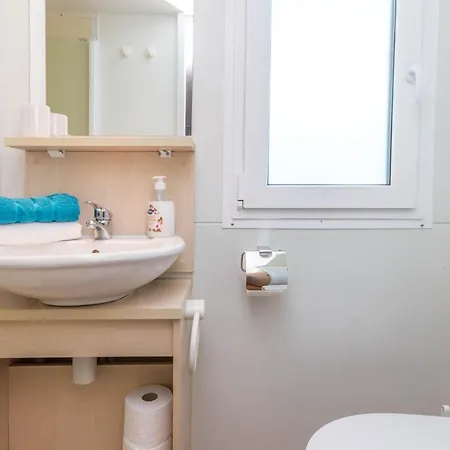 Awesome Home In Sveti Filip I Jakov With Wifi