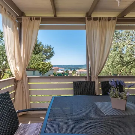 Awesome Home In Sveti Filip I Jakov With Wifi