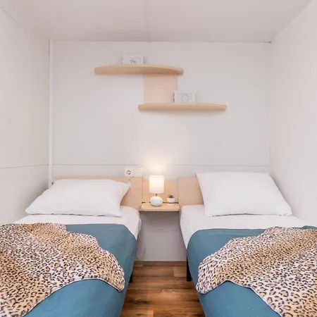 Awesome Home In Sveti Filip I Jakov With Wifi سفيتي فيليب ياكوف
