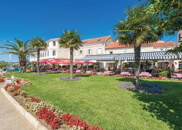 Nice Home In Sveti Filip I Jakov Vakantiehuis *