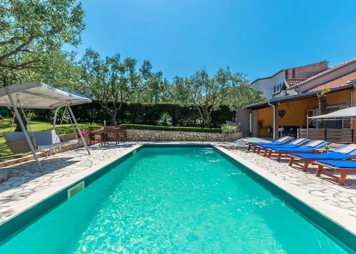 Nice Home In Sveti Filip I Jakov